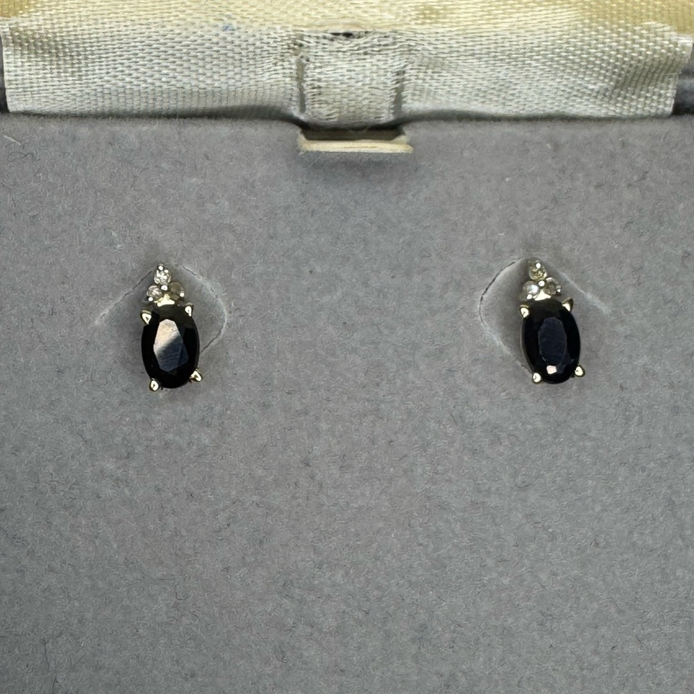 10K Solid Gold Black Spinel & Diamond Chip Stud Earrings Butterfly Backs 1.1g